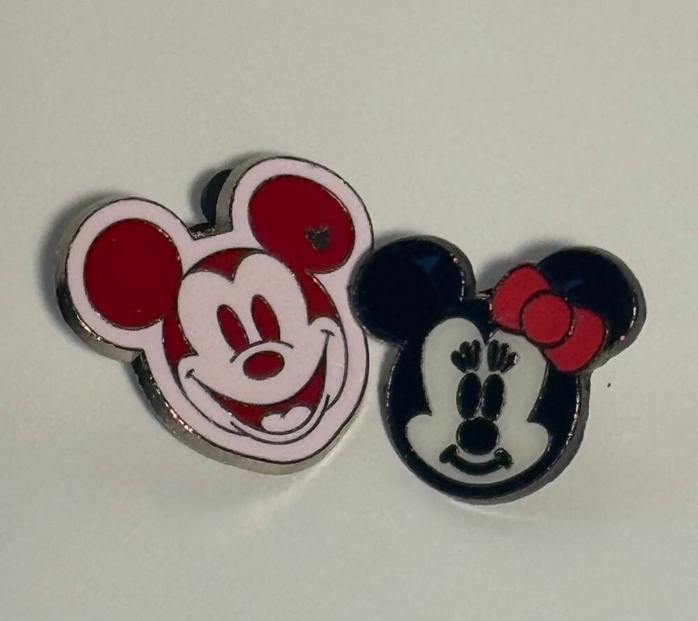 Disney Mickey & Minnie Mouse Trading Pin Lot Hidden Mickey Mystery 2 Pins